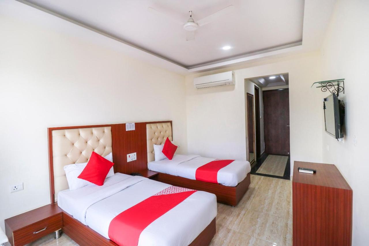 Oyo Flagship 69860 Mastana Palace Varanasi Exterior foto