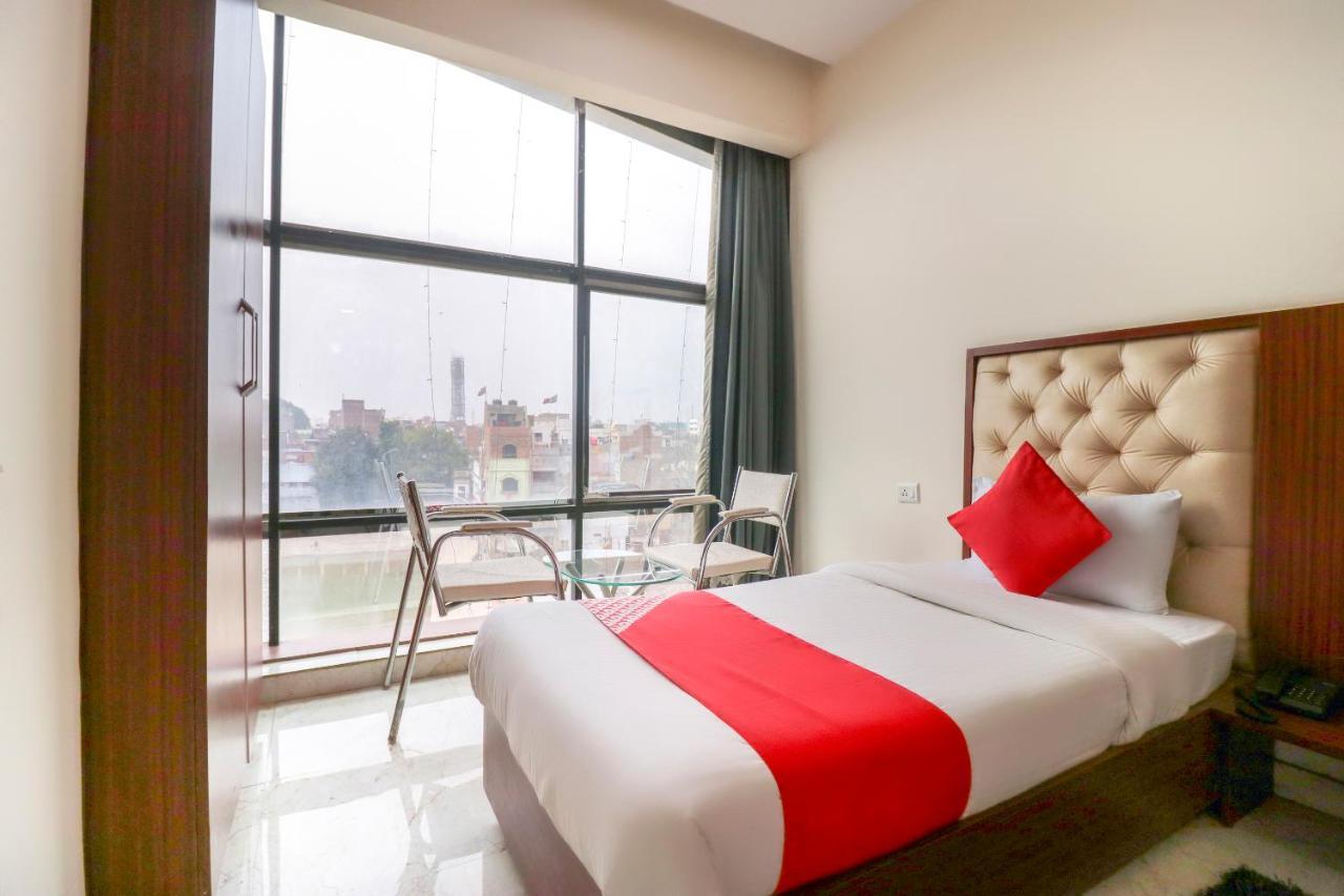 Oyo Flagship 69860 Mastana Palace Varanasi Exterior foto