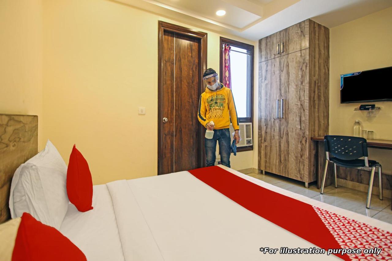 Oyo Flagship 69860 Mastana Palace Varanasi Exterior foto