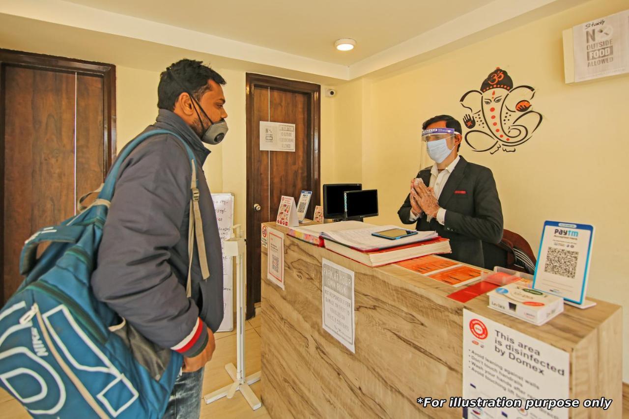 Oyo Flagship 69860 Mastana Palace Varanasi Exterior foto