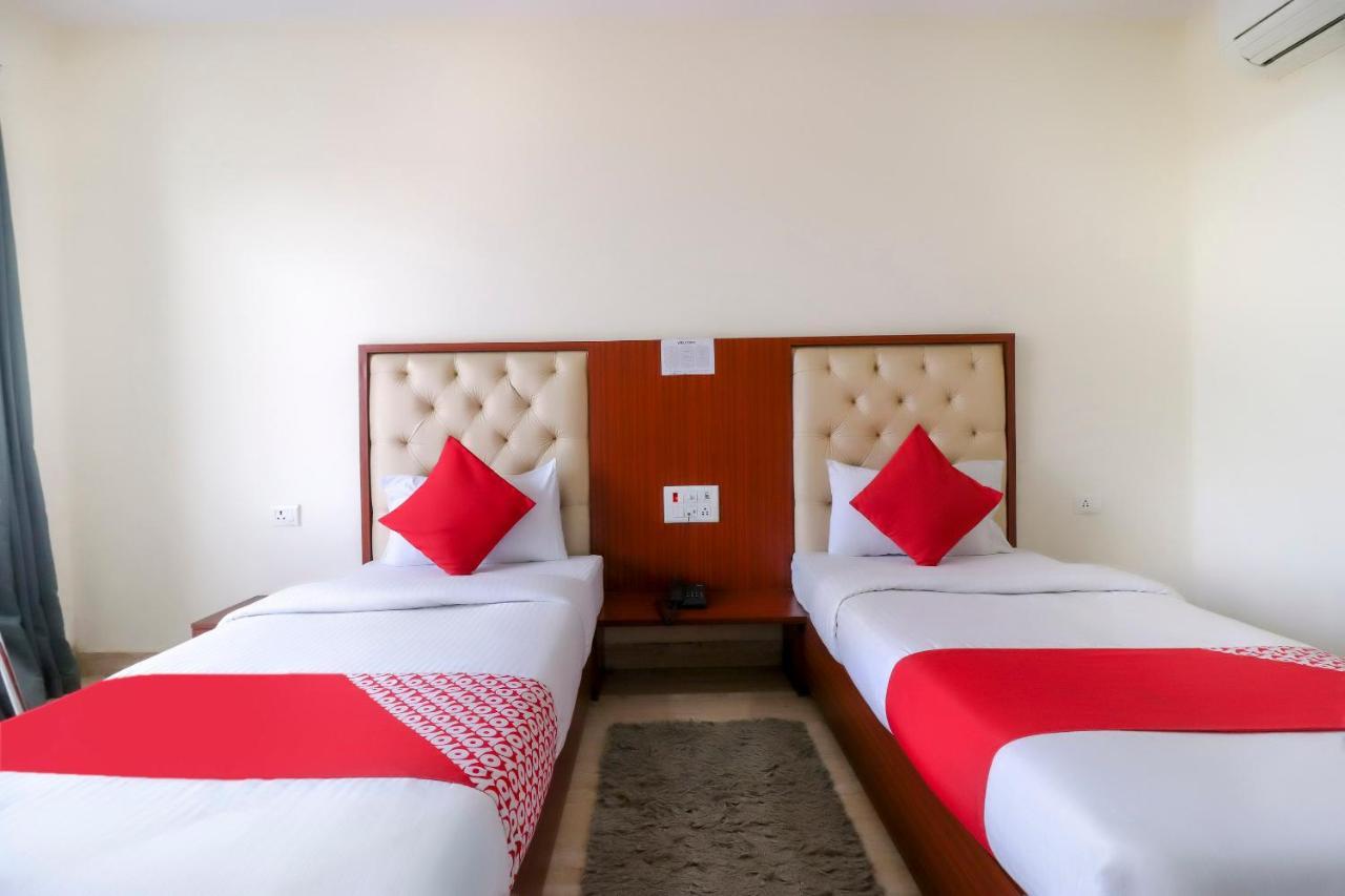 Oyo Flagship 69860 Mastana Palace Varanasi Exterior foto