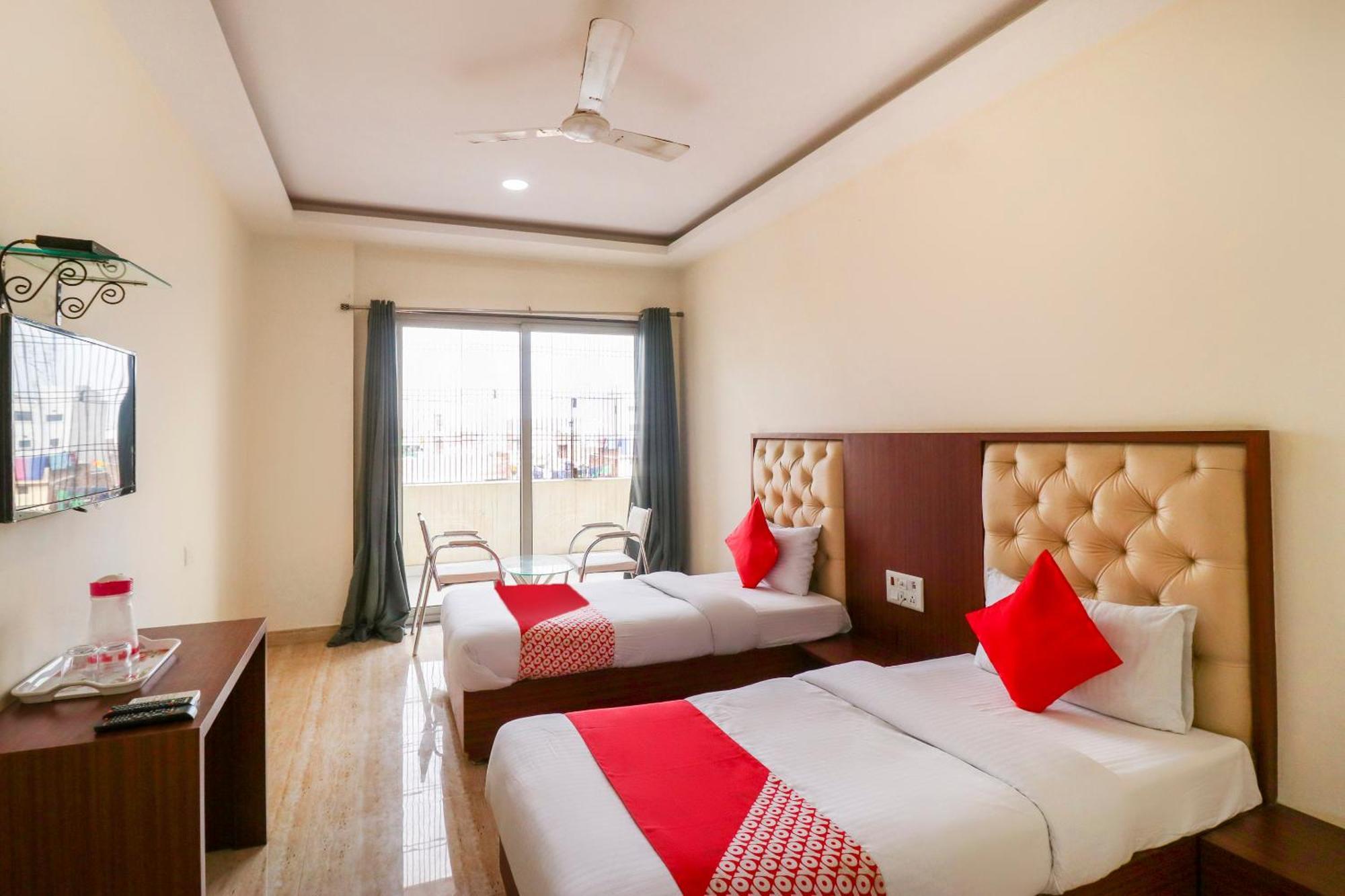 Oyo Flagship 69860 Mastana Palace Varanasi Exterior foto