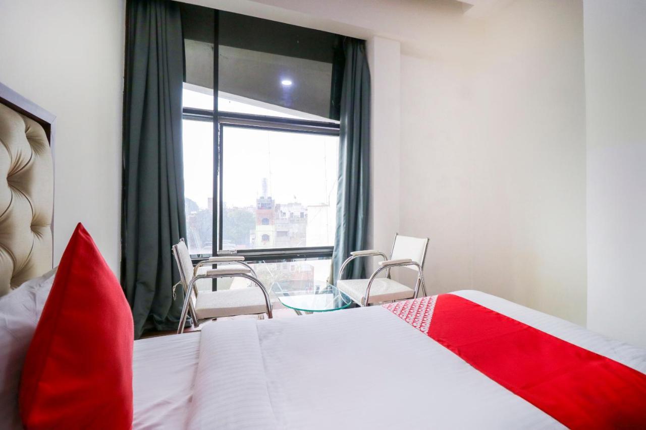 Oyo Flagship 69860 Mastana Palace Varanasi Exterior foto