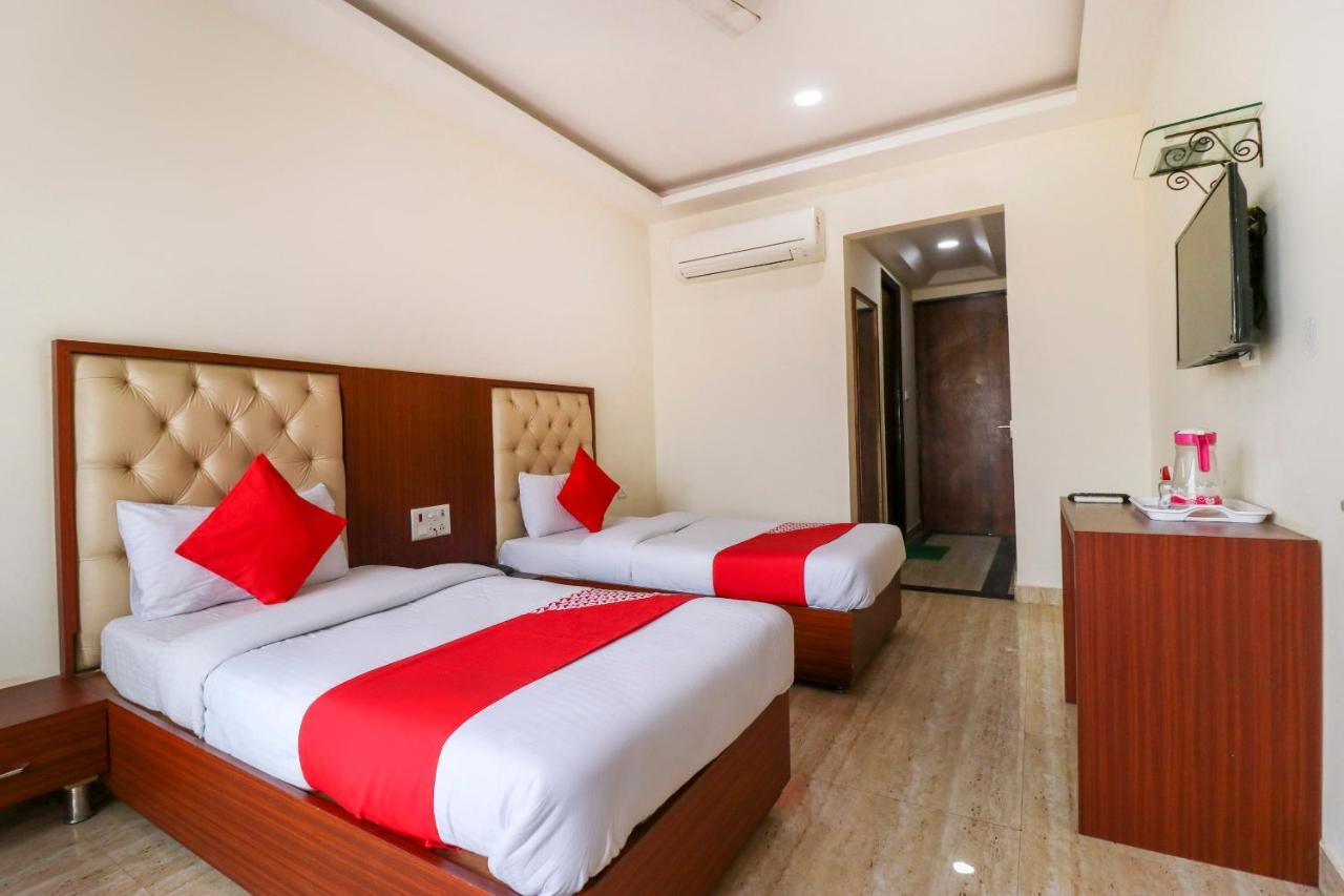 Oyo Flagship 69860 Mastana Palace Varanasi Exterior foto