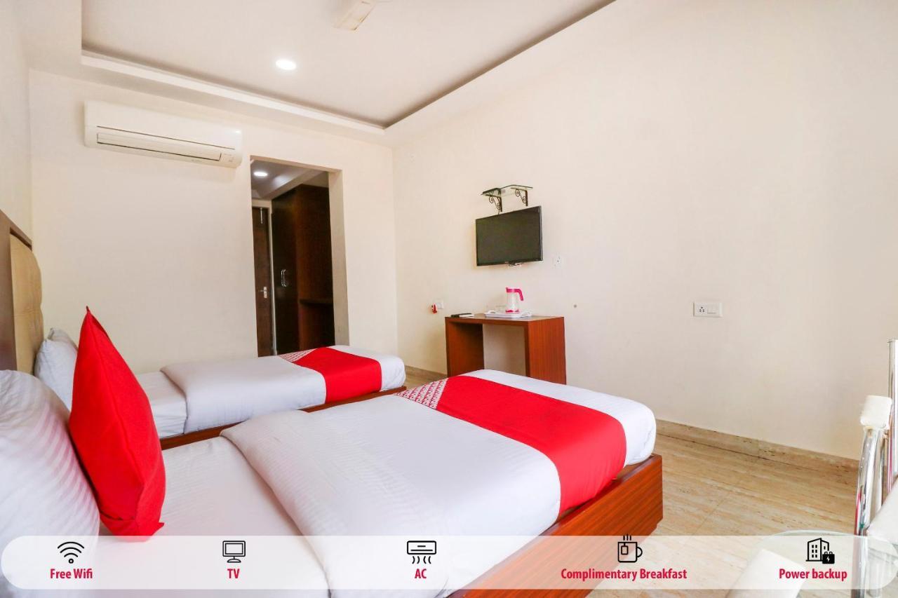 Oyo Flagship 69860 Mastana Palace Varanasi Exterior foto