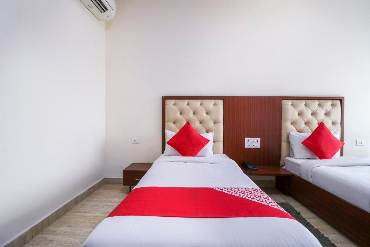 Oyo Flagship 69860 Mastana Palace Varanasi Exterior foto