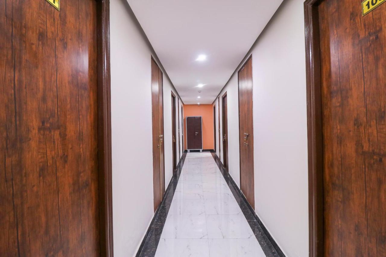 Oyo Flagship 69860 Mastana Palace Varanasi Exterior foto